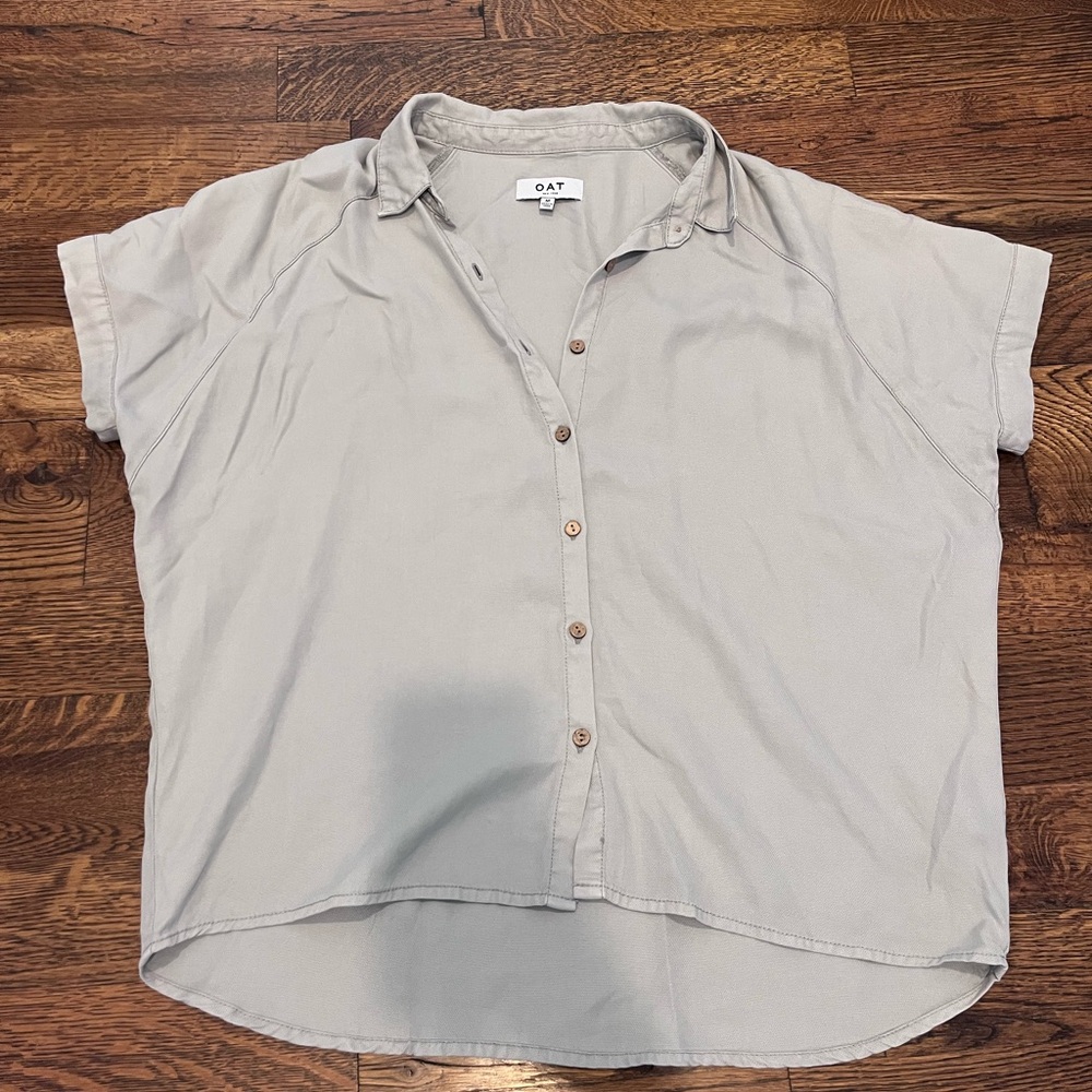 Women's Gray Button-Up Top